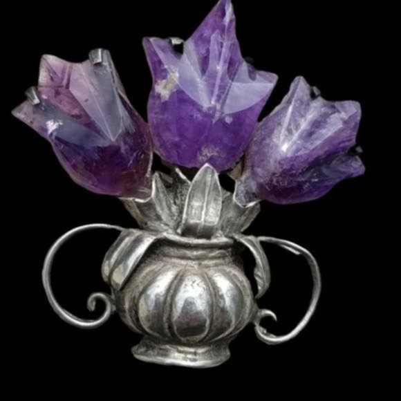 Vintage 1940’sMexico Sterling Carved Amethyst Urn Brooch